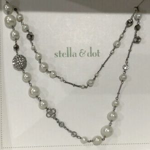 Stella and Dot Madison Pearl Necklace